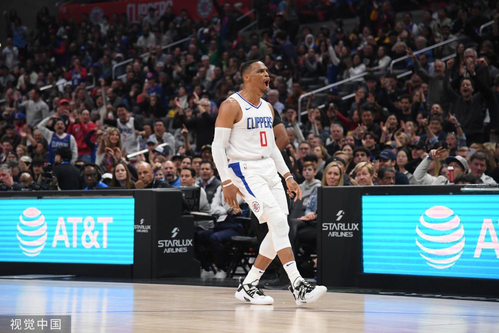 脱颖而出的 脱颖而出的